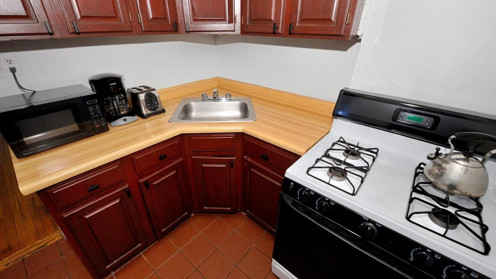 Midtown West Furnished 3 Bedroom Apartment New York 0*,